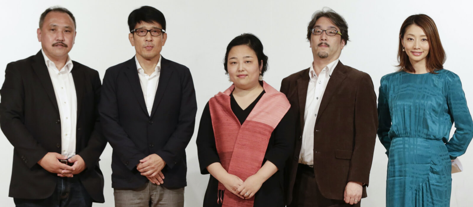 左から、岩崎賢一さん、林浩康さん、斎藤直巨さん、斎藤竜さん、真鍋かをりさん